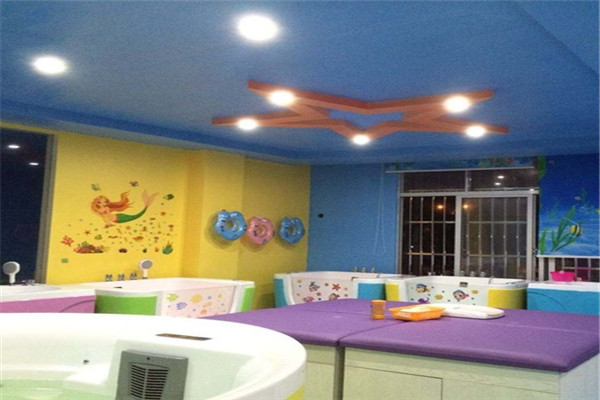 开心岛儿童游泳馆